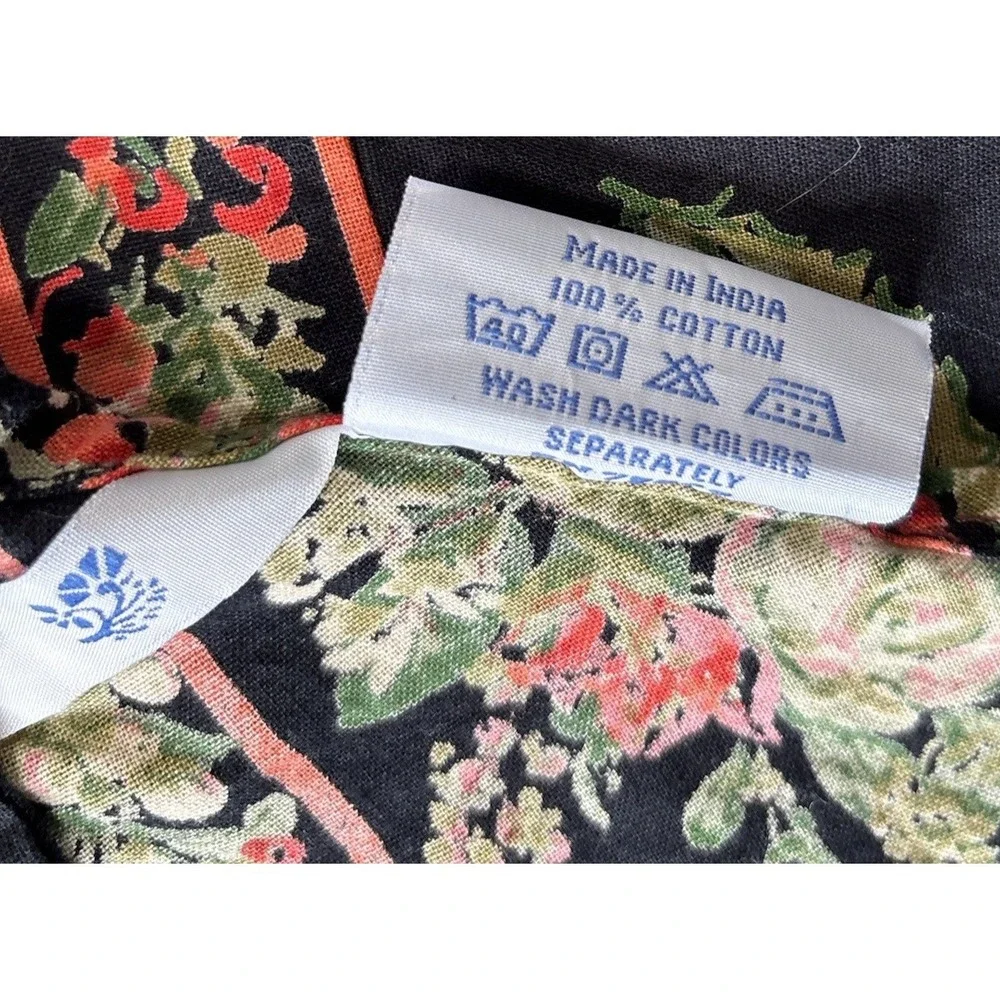 April Cornell Tablecloth 65x68 Round Red Pink Green Floral Merry‎ Black Cotton